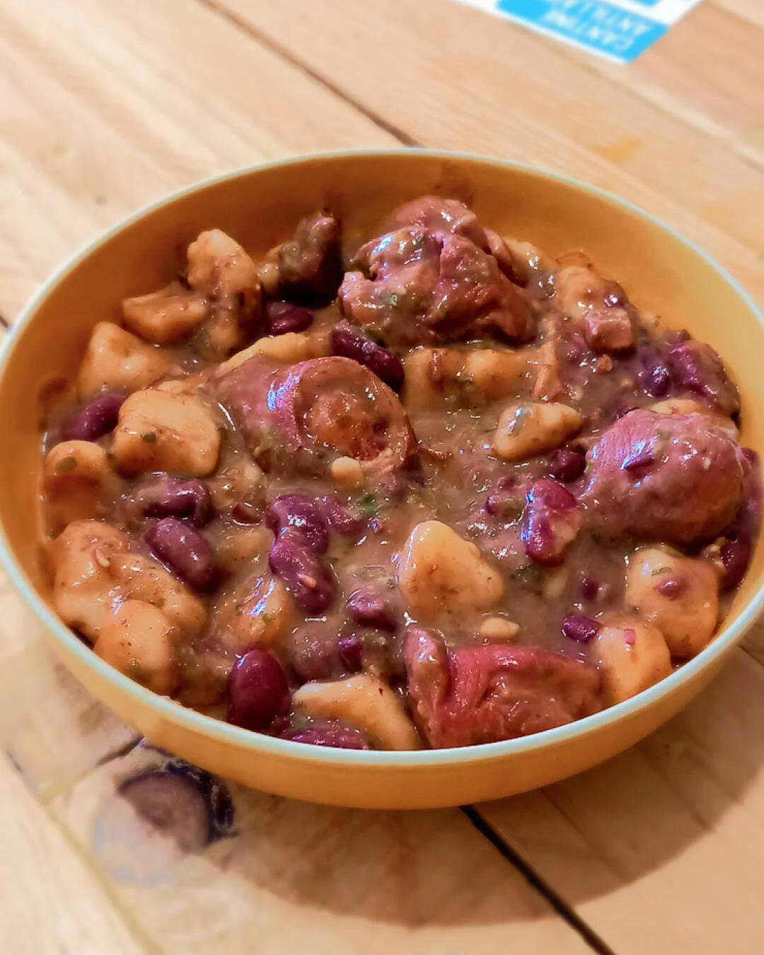 Dombrés salaison, boulettes en sauce avec viande salée